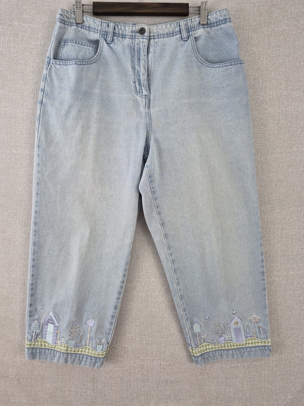 Christopher & Banks Size 12 Cropped Capri Jeans Light Wash Embroidered SKU0332 - Picture 2 of 14